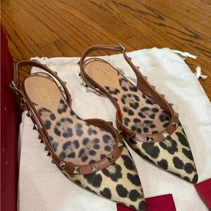 NWT Valentino Garavani Leopard Print Rockstud Slingback Flats
